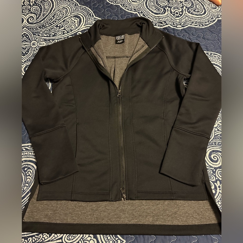 Seek No Further by Fruit of the LOOM black size Small Woman’s zip up. 🖤 cozy - Picture 3 of 16